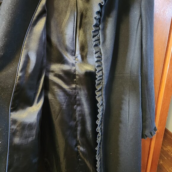 Women's Size 12 DKNY Black Wool Blend Ruffle Trim Overcoat - Picture 6 of 9